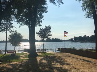 35616 N Sheridan Dr, Fox Lake, IL 60020