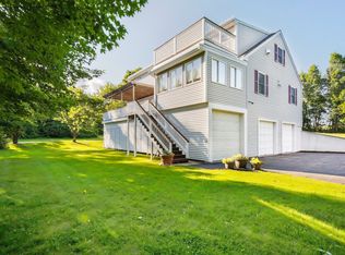 88 S Hampton Rd, Amesbury, MA 01913