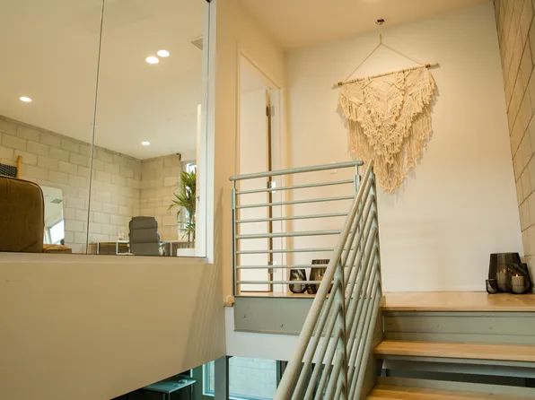 3450 Cahuenga Blvd W APT 403, Los Angeles, CA 90068