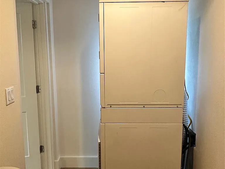 408 Randall St #9 — Photo 13