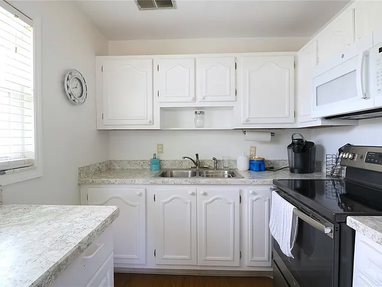 11725 Boynton Ln — Photo 3