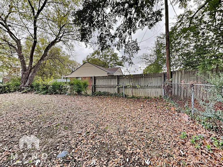 8206 Whitehead Dr — Photo 23