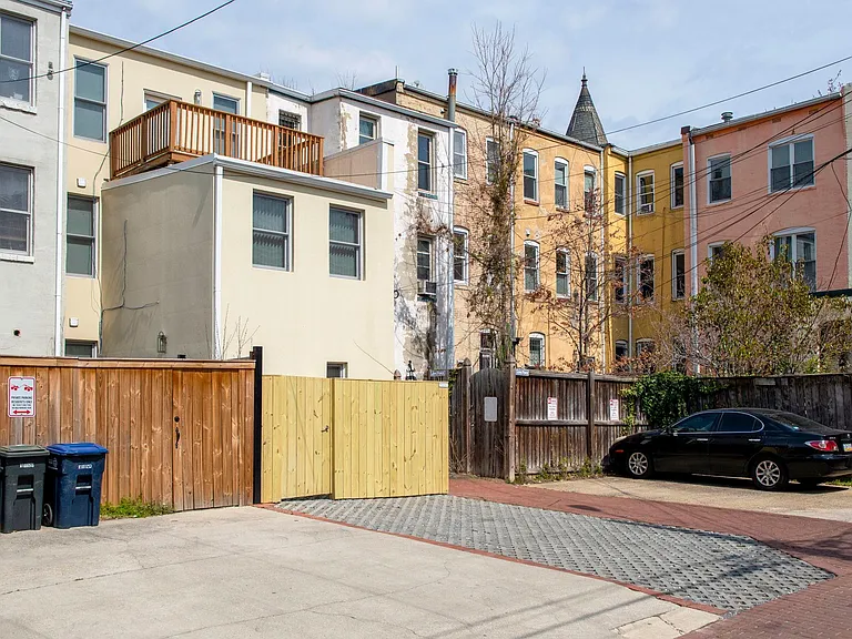 1310 Riggs St NW — Photo 32
