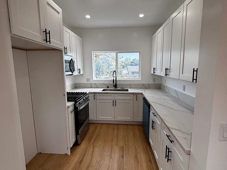 1539 W 213th St #1591-1/2 — Photo 1