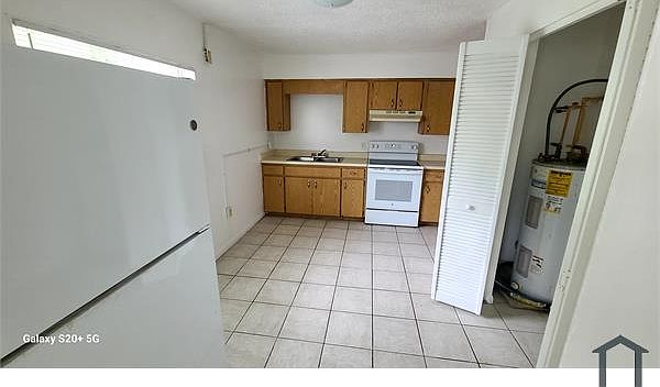 1st image of 523 W 12th St