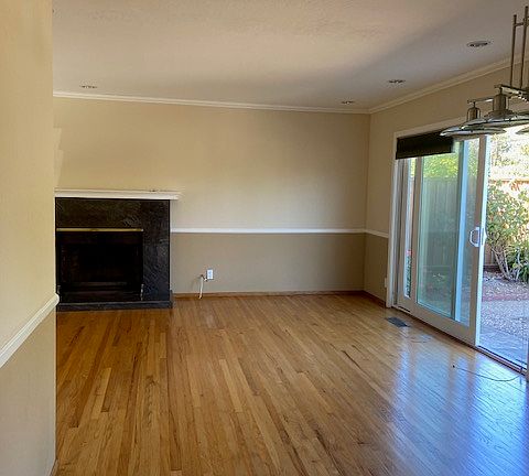 5th image of 8069 Hyannisport Dr