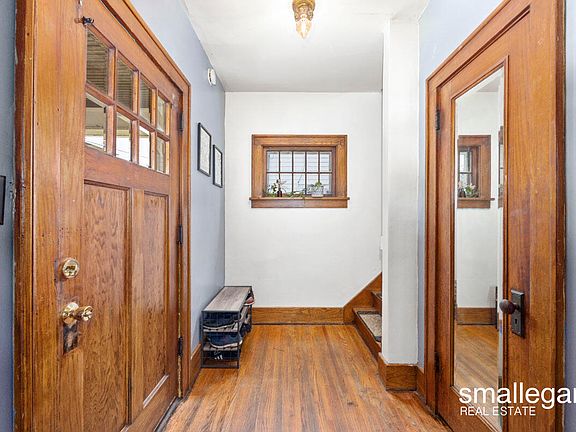 5th image of 932 Sibley St NW