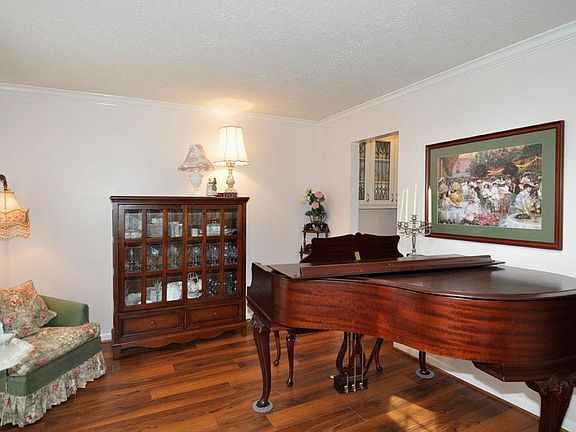 Formal Living or could make it a study!