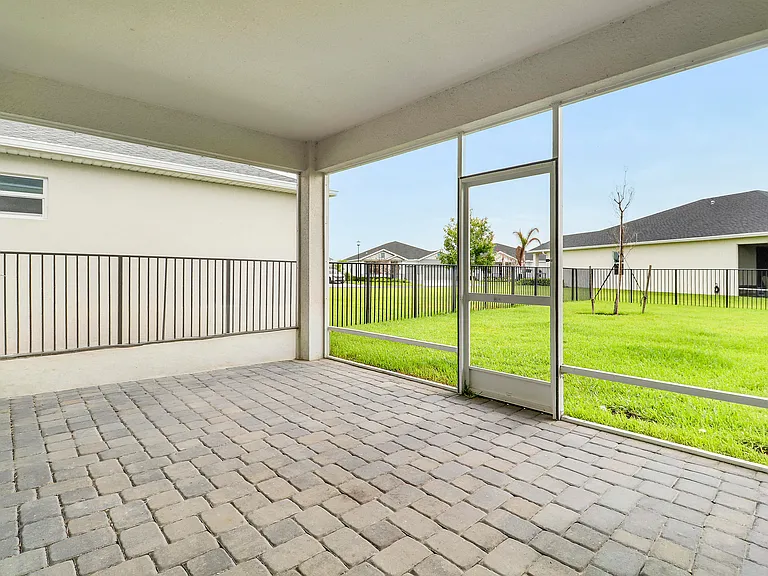 6545 NW Cloverdale Ave — Photo 18