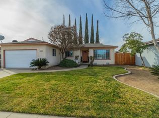1572 Rall Ave, Clovis, CA 93611