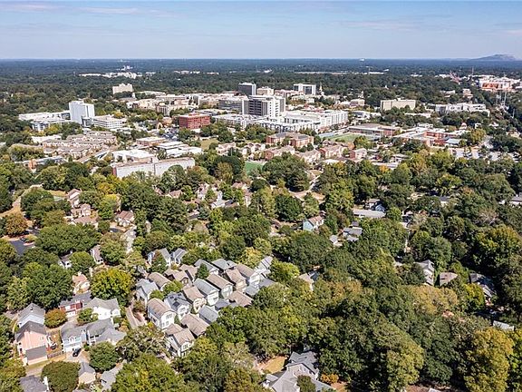 3rd image of 1002 Braeburn Ln