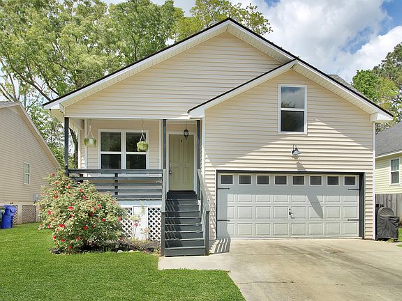 2nd image of 2104 Razorback Ln
