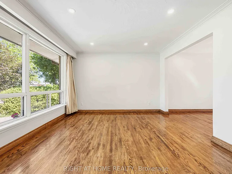 1 Mozart Ave — Photo 5