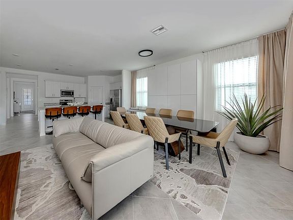 5th image of 1950 W Isles Rd