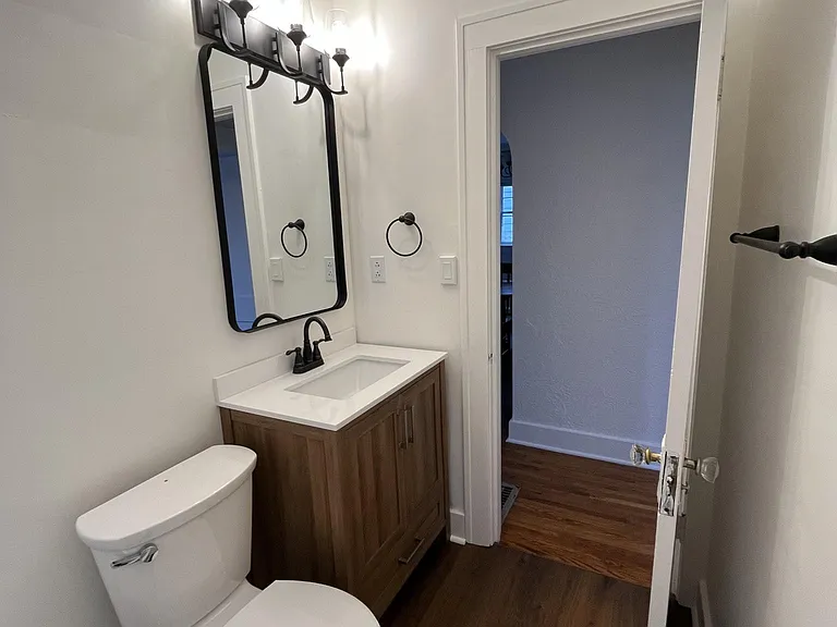 1319 E Lake Ave — Photo 10