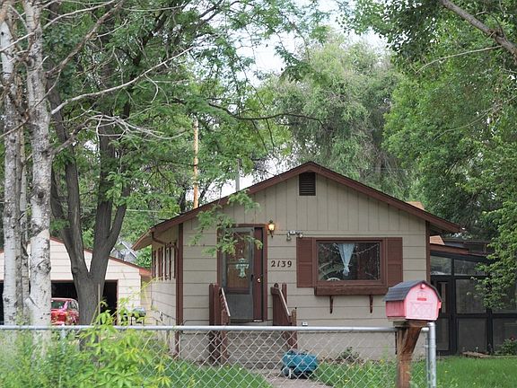 2nd image of 2139 6th St