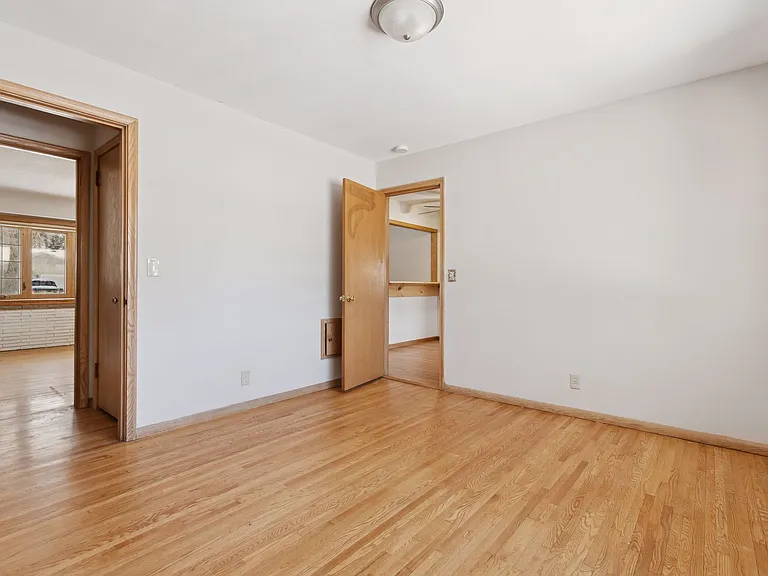 2712 Yosemite Ave S — Photo 16