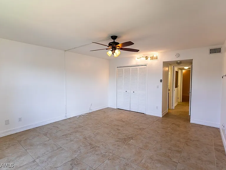1110 SW 48th Ter #A-101 — Photo 31