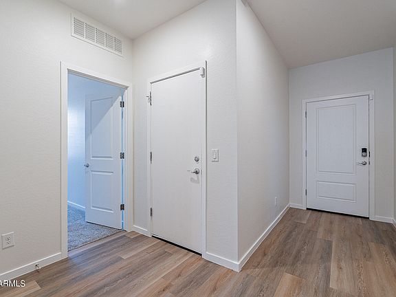 5th image of 14076 W SURREY Drive