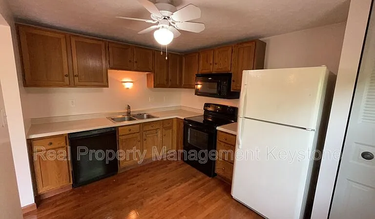 176 W Russets Cir — Photo 2