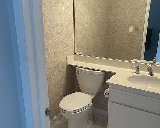 5th image of 21900 Marylee St Unit 251
