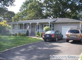1424 11th St, West Babylon, NY 11704
