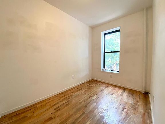 4th image of 712A Greene Ave #B