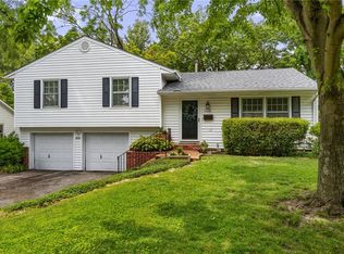 3010 W 50th Ter, Westwood, KS 66205