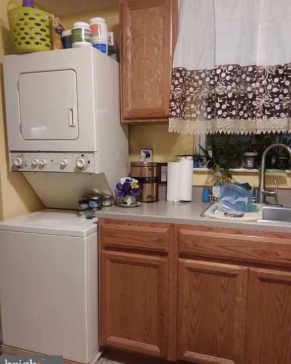 2nd image of 24-3 Florence Tollgate Pl #2403