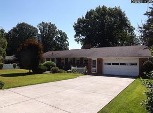 1037 Lincoln Dr, Conneaut, OH 44030