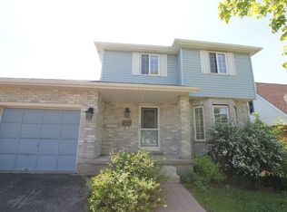 116 Kortright Rd W #116, Guelph, ON N1G4V7