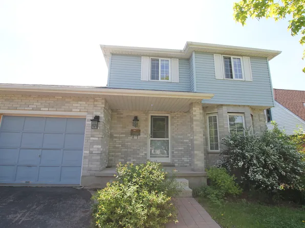 116 Kortright Rd W #116, Guelph, ON N1G 4V7