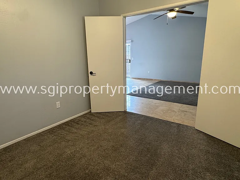 117 W Concorda Dr #103 — Photo 5