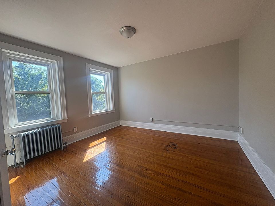1st image of 509 Norton Pkwy #32