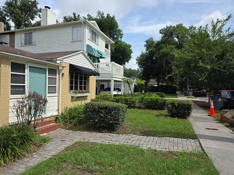 747 Maryland Ave — Photo 3