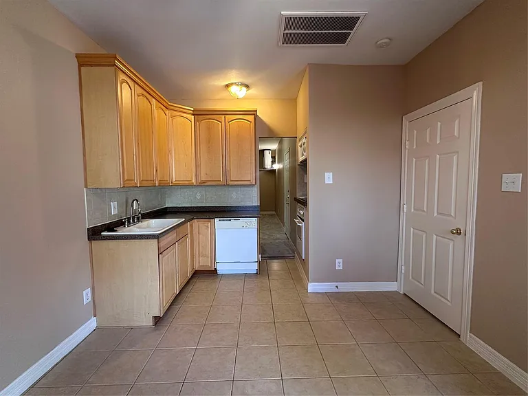4110 Woodhead St — Photo 5