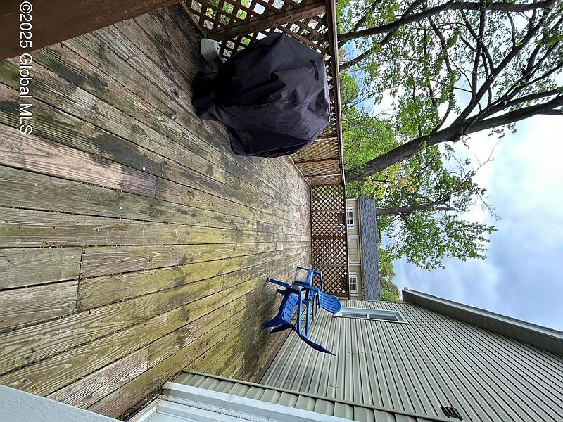 5th image of 7 Tarbell Avenue