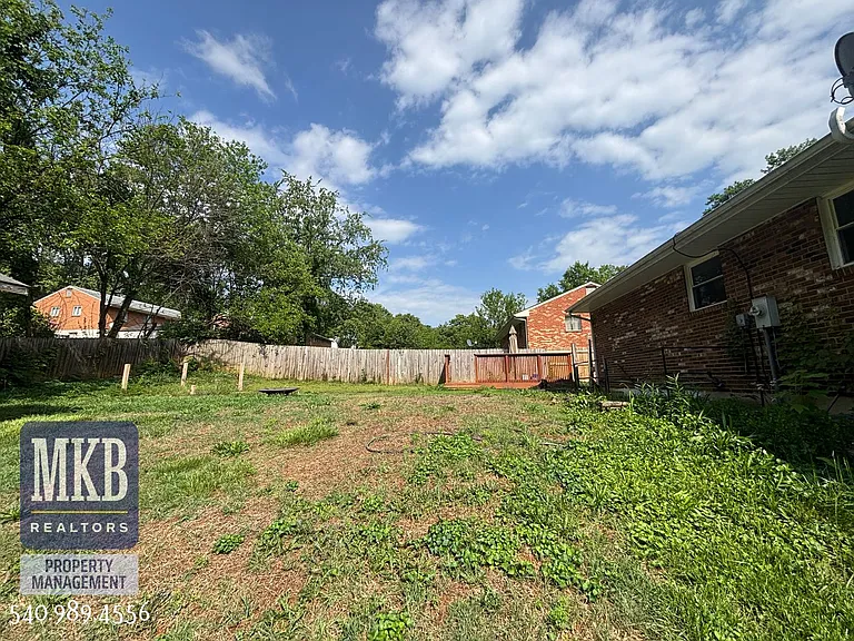 4706 Casper Dr NE — Photo 41