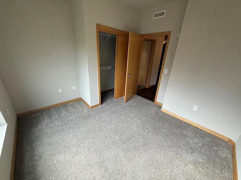 Venture Luxury High Rise — Photo 172