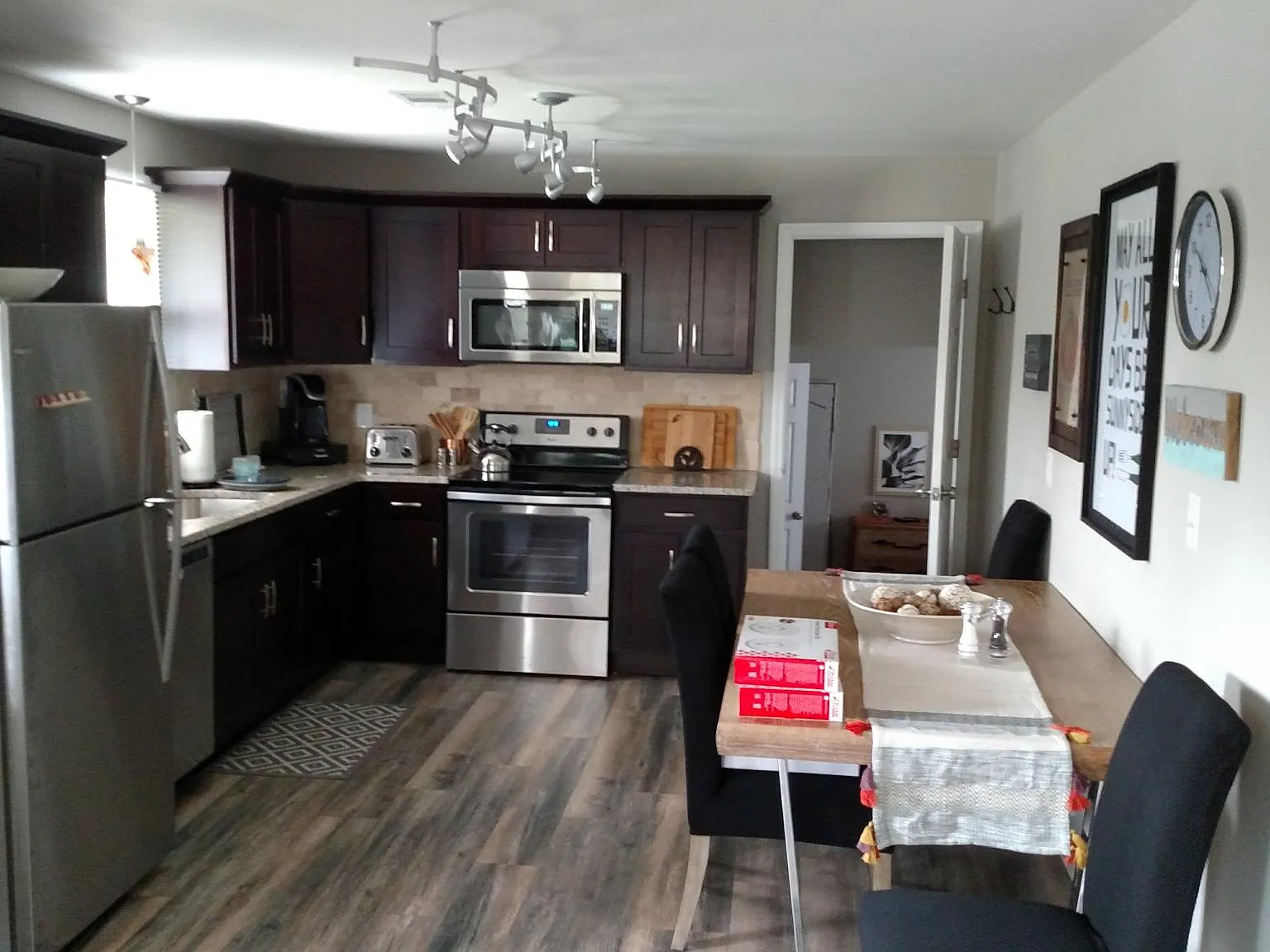 3 bed, 1700 sqft, $2,995 — Photo 4