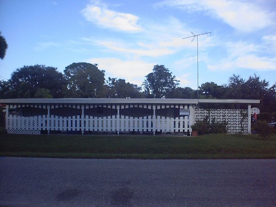 Enclosed Side Porch