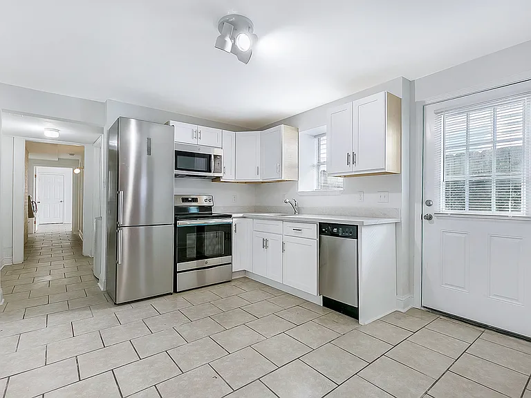 1227 Saint Roch Ave #B — Photo 7