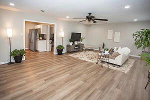 2nd image of 909 W 3rd St