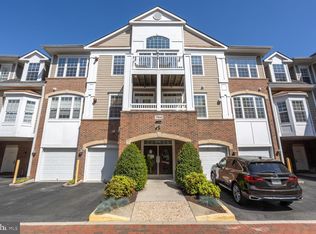 7860 Rolling Woods Ct APT 101, Springfield, VA 22152