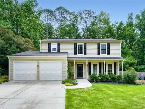235 Barrington Dr E, Roswell, GA 30076