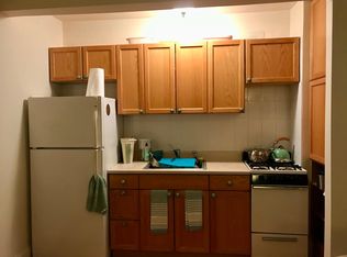 809 Chestnut Ct APT 27, Winnetka, IL 60093
