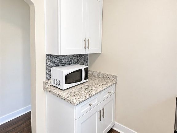 5th image of 3408 E Reynolds St