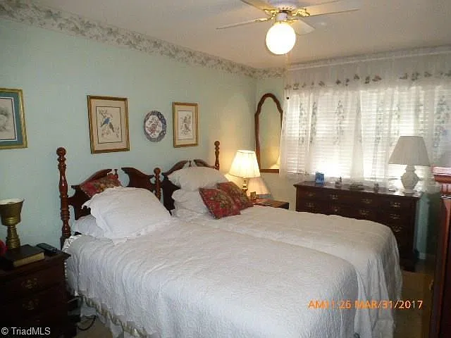 4610 Lawndale Drive — Photo 3