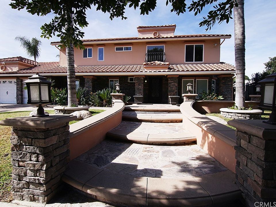 1st image of 10840 Nuevo Dr