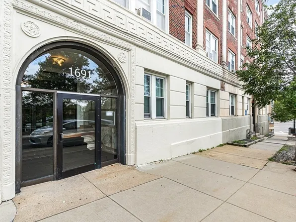 1691 Commonwealth Ave APT 20, Brighton, MA 02135